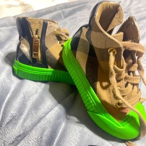 Burberry hightop sneakers size 23